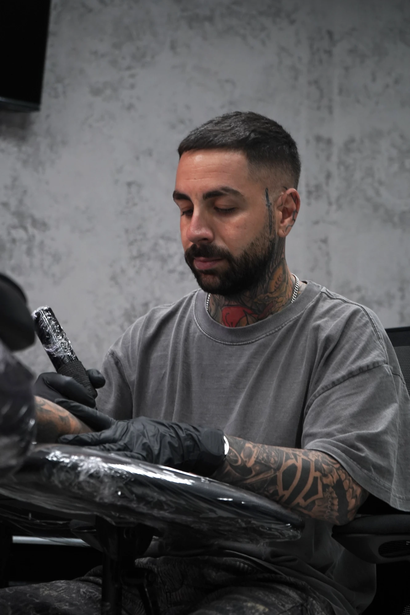 Jose Moreno, tattoo artist en The Club Tattoo & Barber